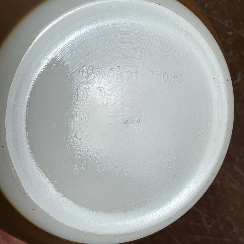Pyrex‎ by Corning Woodland Brown White 401 1.5 pt Ovenware Serving Bowl